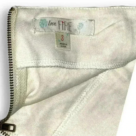 Womens Ivory Crochet Shorts by Love Fire Womens Size Small - Picture 4 of 8